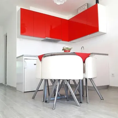 Ivana - New Sweet Apartamento *