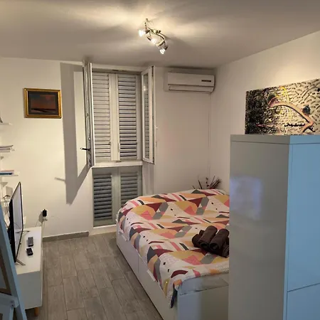 Ivana - New Sweet Apartamento